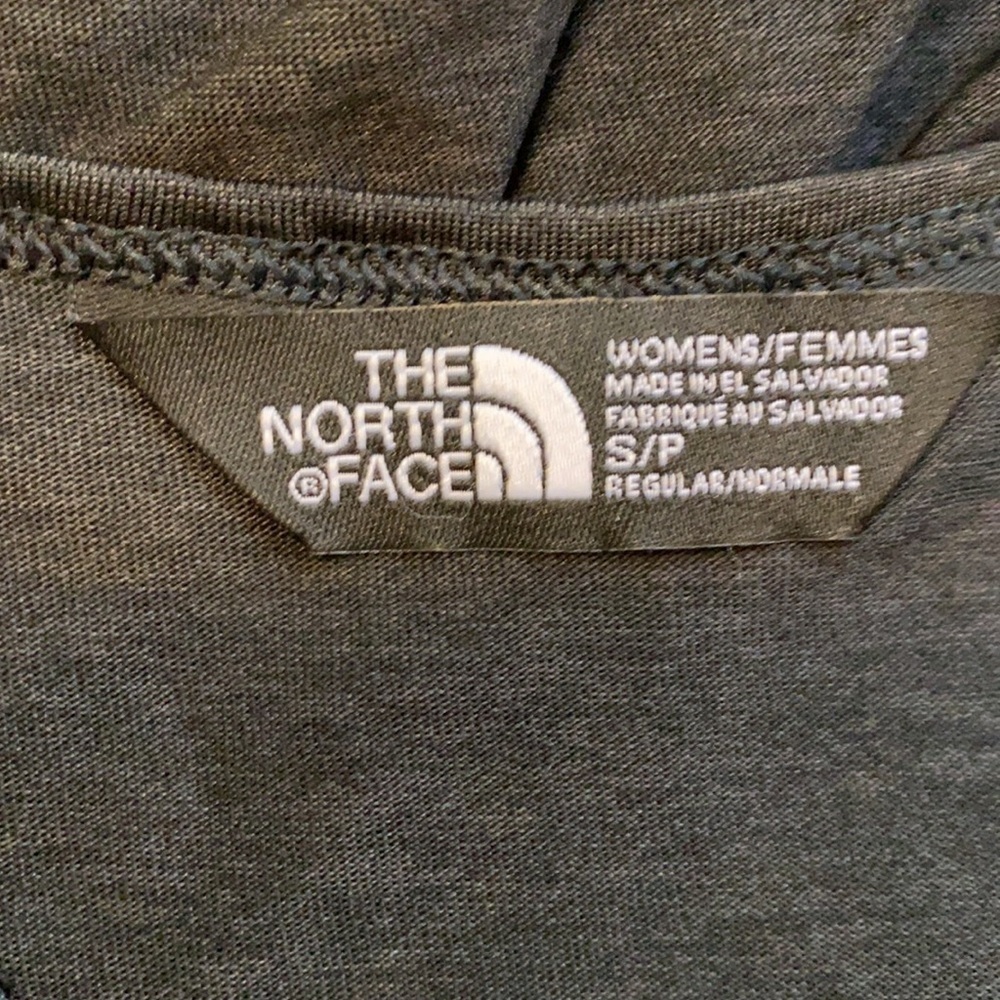 The North Face Athletic Top - Picture 4 of 4